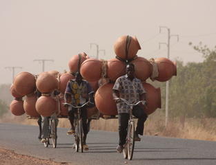 Burkina Faso, auf dem Weg zum Markt